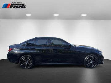BMW 330e xDrive Limousine M Sportpaket HiFi DAB LED