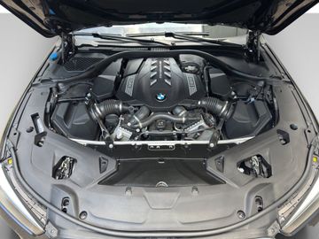BMW M850 - 12