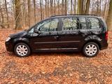 Volkswagen Touran 1.6 schwarz 102 PS nur 9... - Volkswagen Touran: 1.9