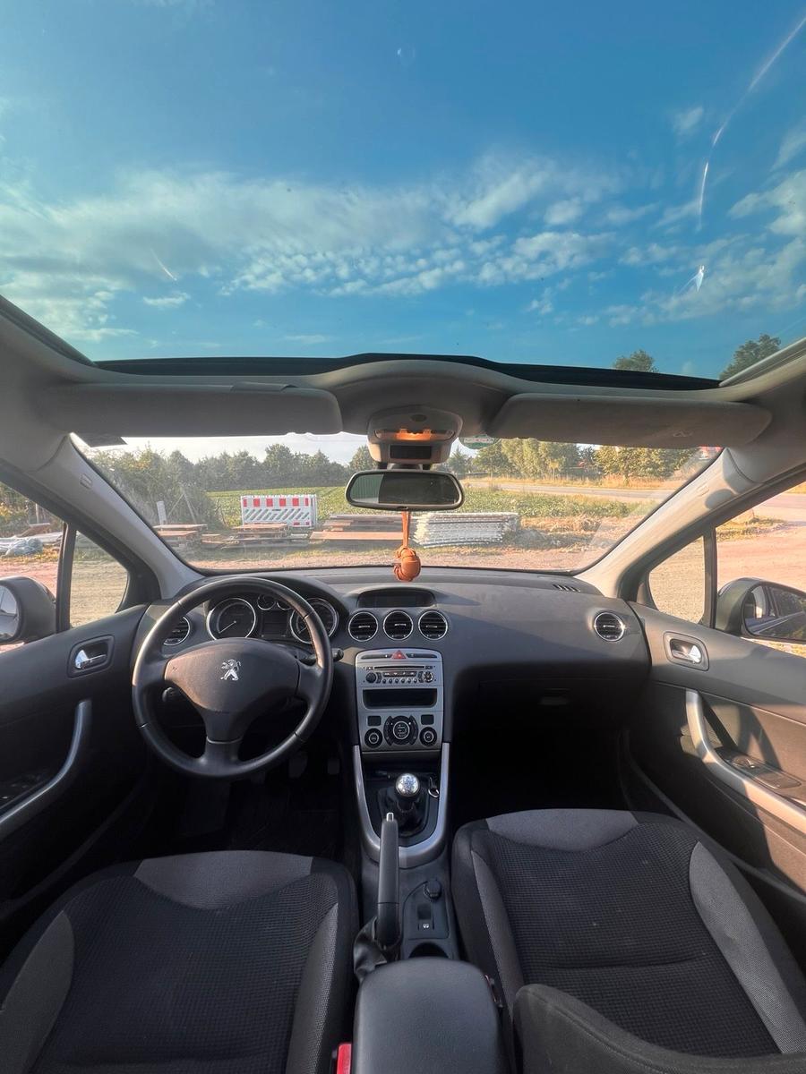 Peugeot 308 2010 — photo 8