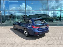 Fahrzeugabbildung BMW 320d SportLine Autom. LED AHK Navi HUD Pano 17"