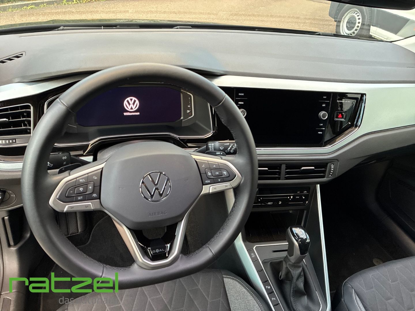 Fahrzeugabbildung Volkswagen Polo 1.0 TSI DSG GOAL Navi vorbe. Digitales Cock