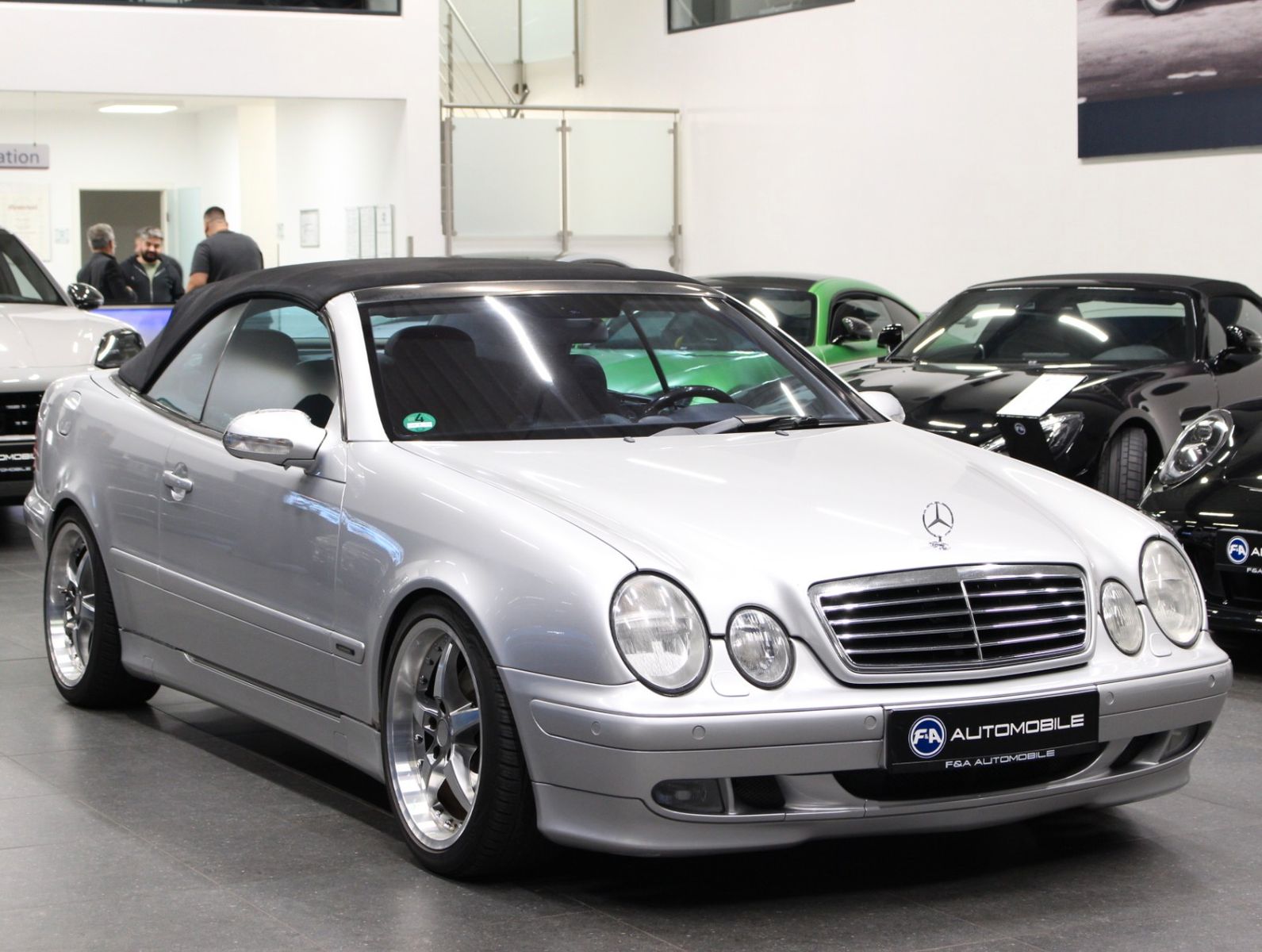Fahrzeugabbildung Mercedes-Benz CLK 200 KOMPR. Evolution AVANTGARDE Cabrio