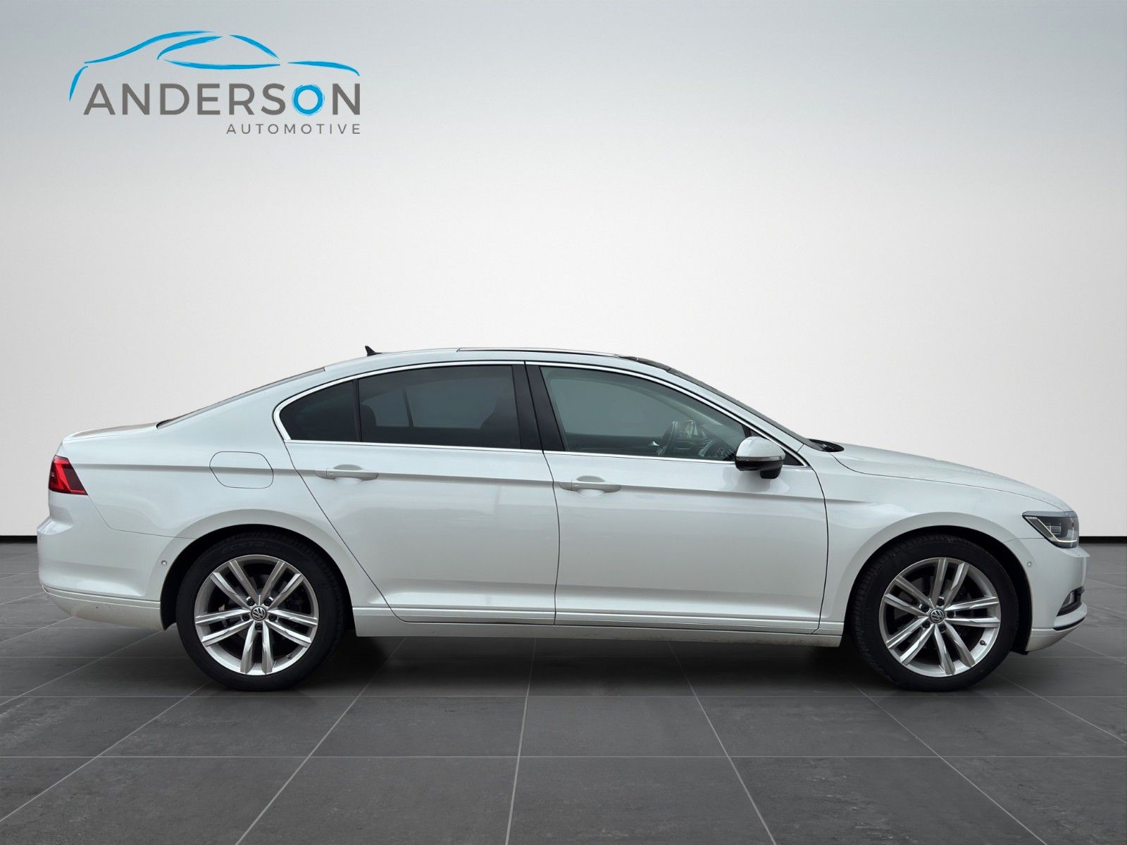Fahrzeugabbildung Volkswagen PASSAT LIM 2.0TDI DSG STANDH KAM AHK DYNAUD PANO