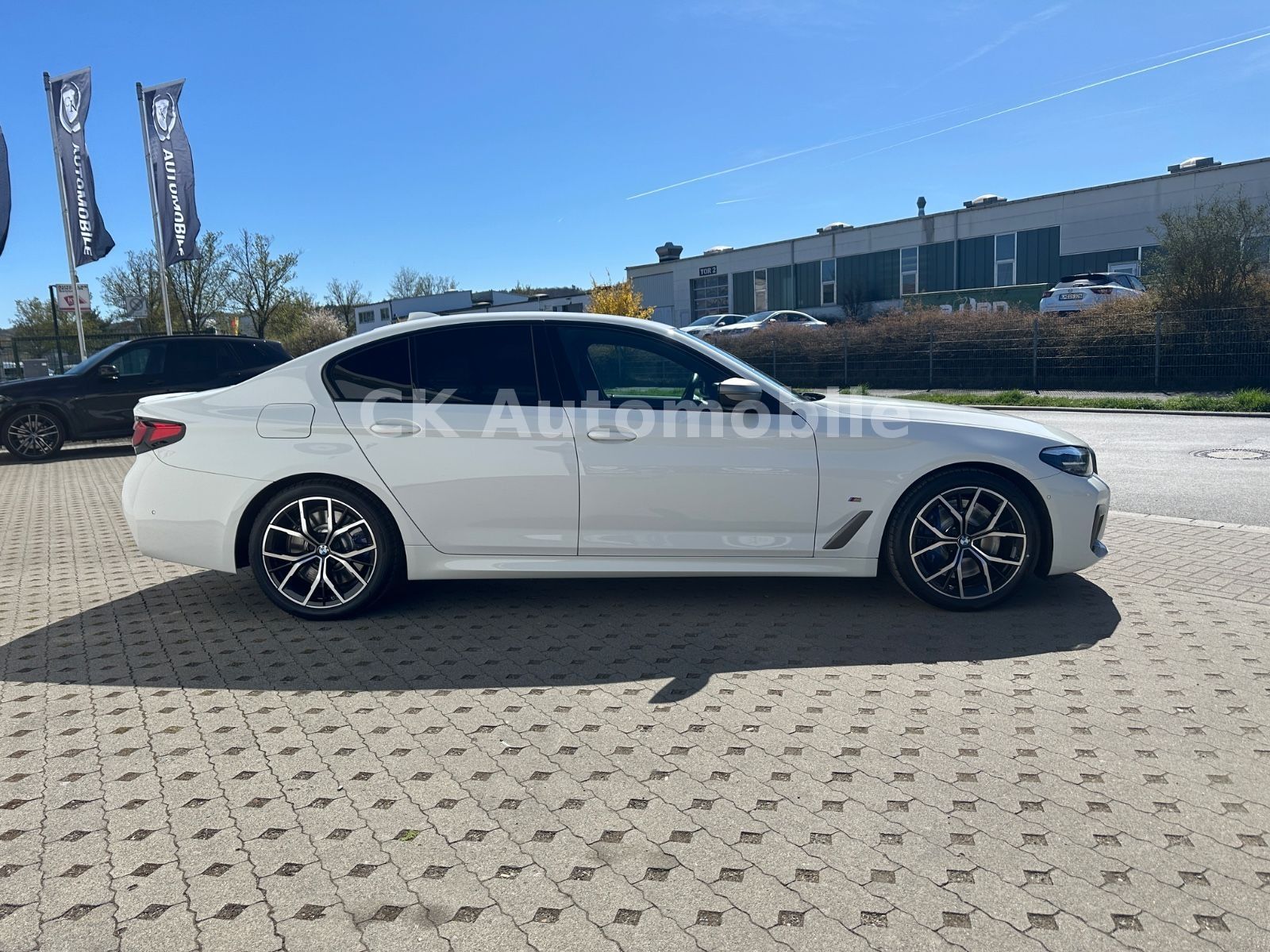 Fahrzeugabbildung BMW M550i xDrive Lim./Shadow-Line/Navi/Leder/LED/Kam