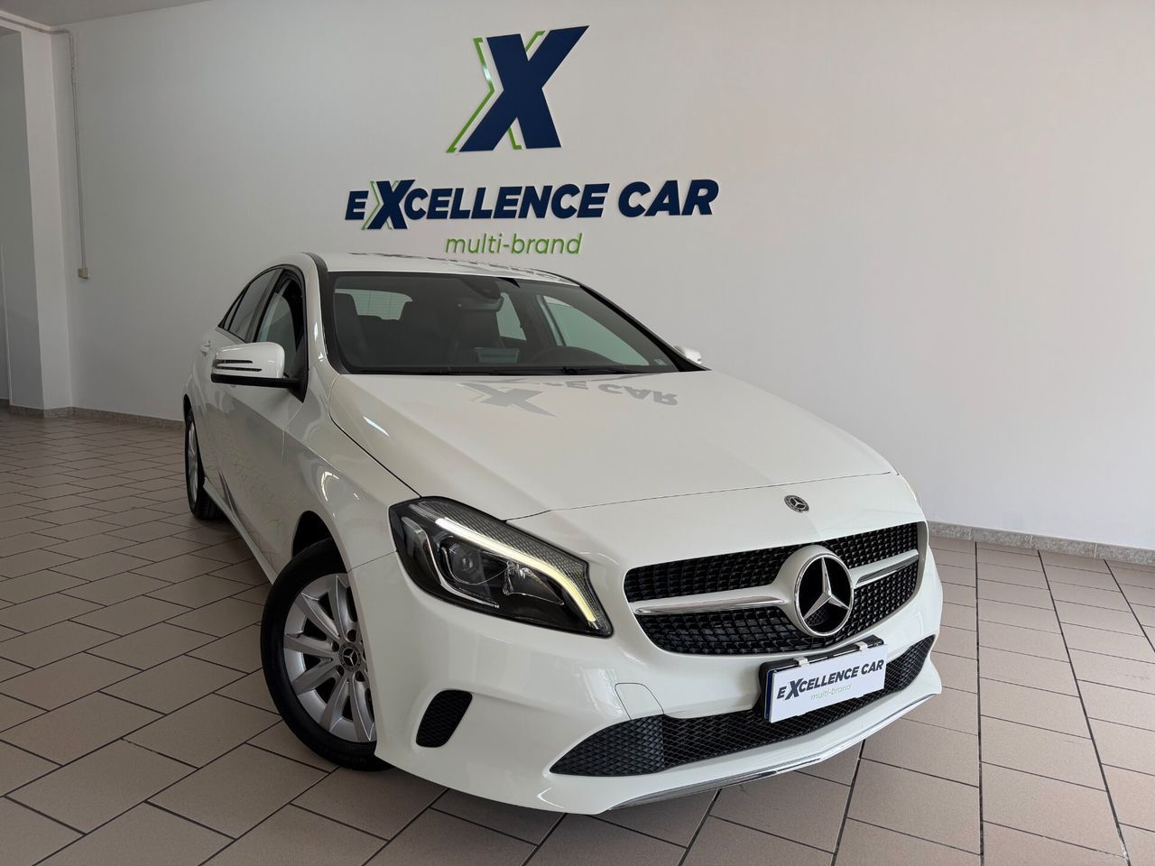 MERCEDES-BENZ A 180
