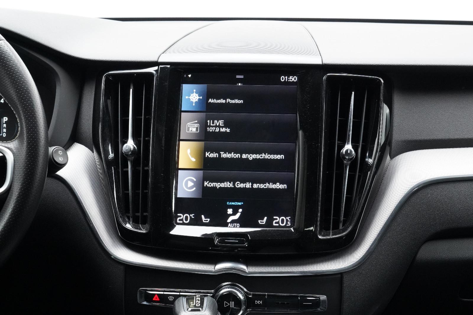 Volvo XC60 2.0 R-Design SHZ CarPlay Keyless PDC GRA