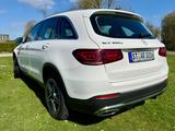 Mercedes-Benz GLC 300 e 4MATIC Autom. - Hybrid - AMG Line - Mercedes-Benz GLC 300 mit Hybrid-Antrieb: Alcantara, mit Apple Carplay, Geländewagen
