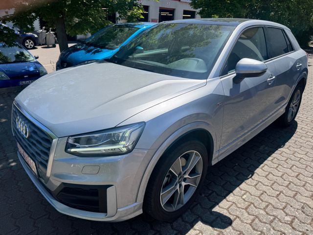 Audi Q2 40 TFSI quattro S Line Leder+Navi+Panorama+LE