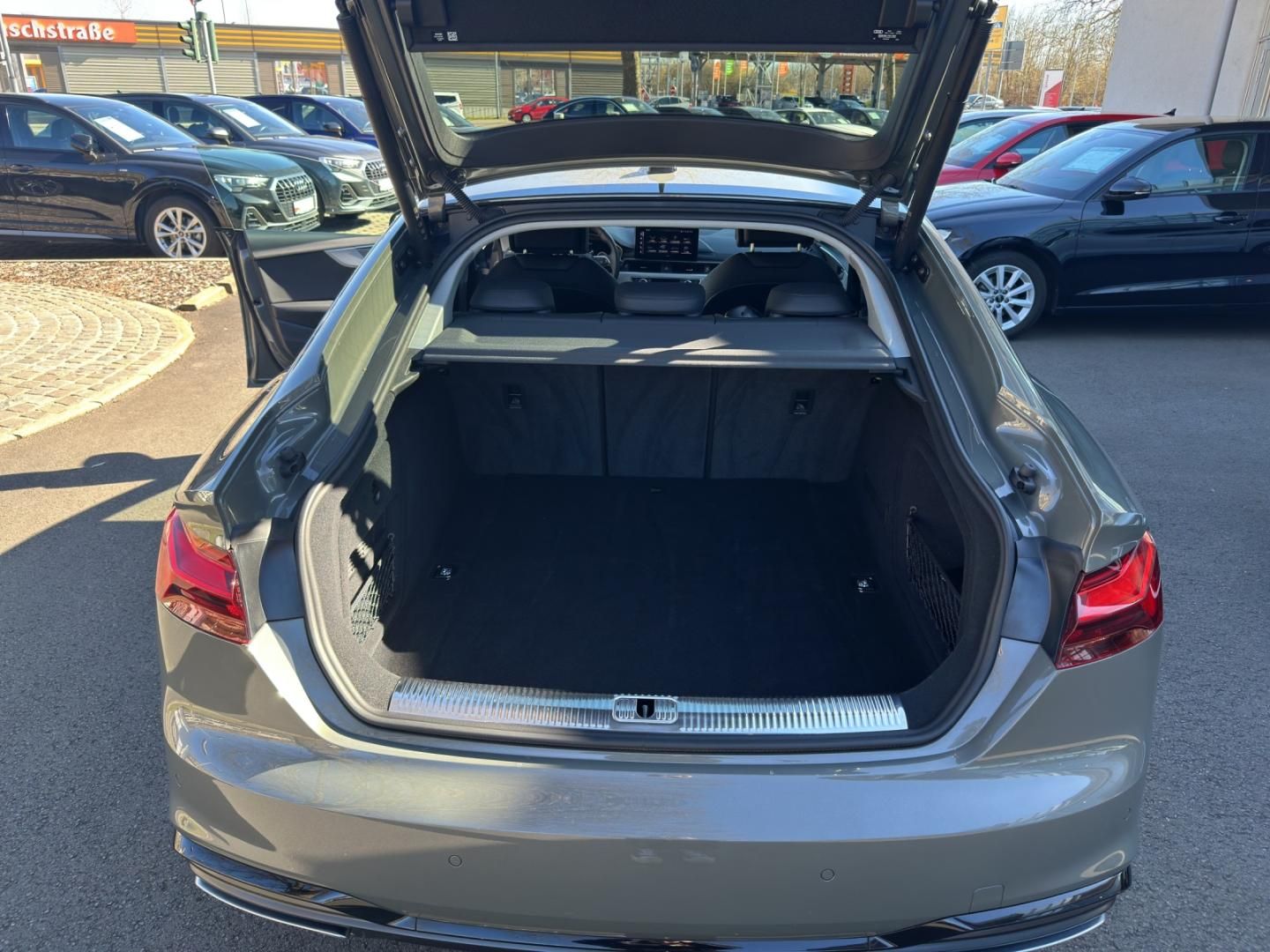 Fahrzeugabbildung Audi A5 Sportback S line business business 40 TFSI S
