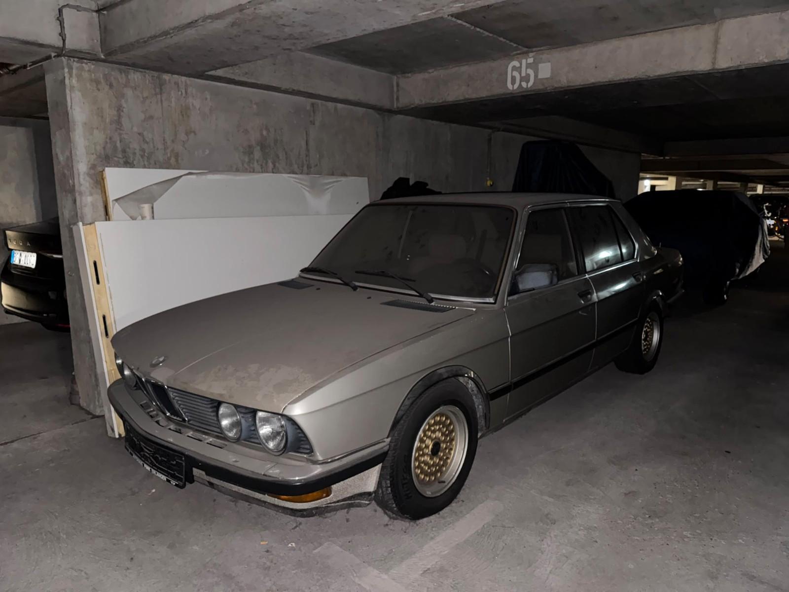 BMW 525