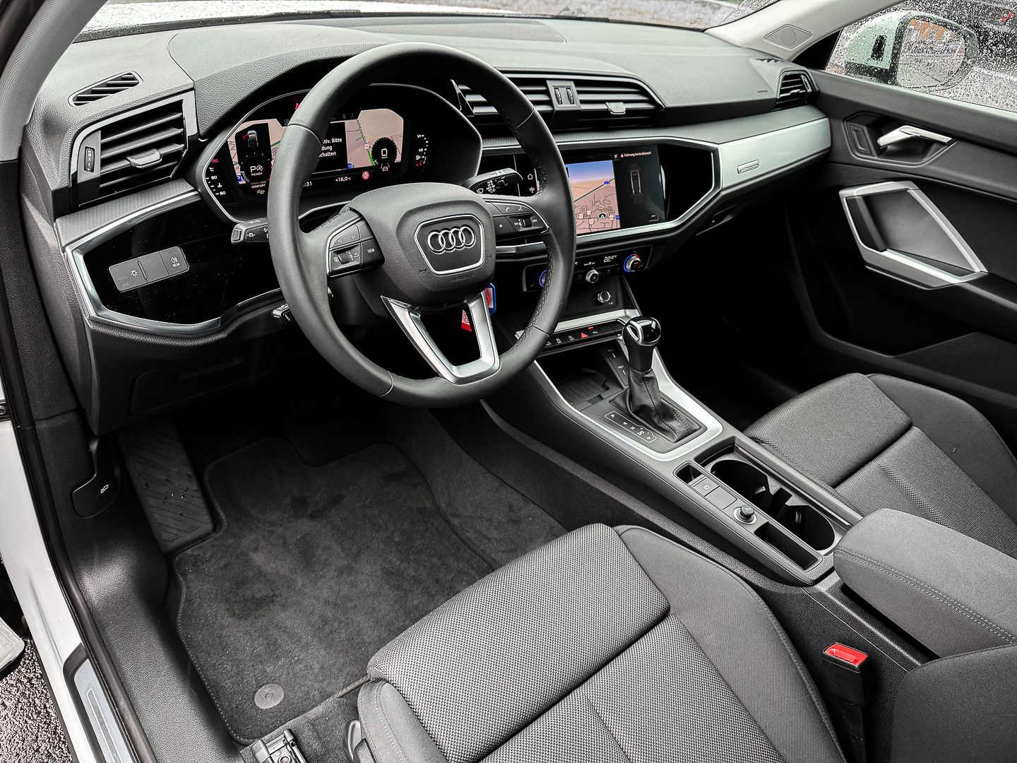 Audi Q3 Sportback 35TFSI S line Black ACC AHK Navi foto 8
