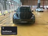 Tesla Model Y Rear-Wheel Drive - Tesla Model Y in Frankfurt (Main)