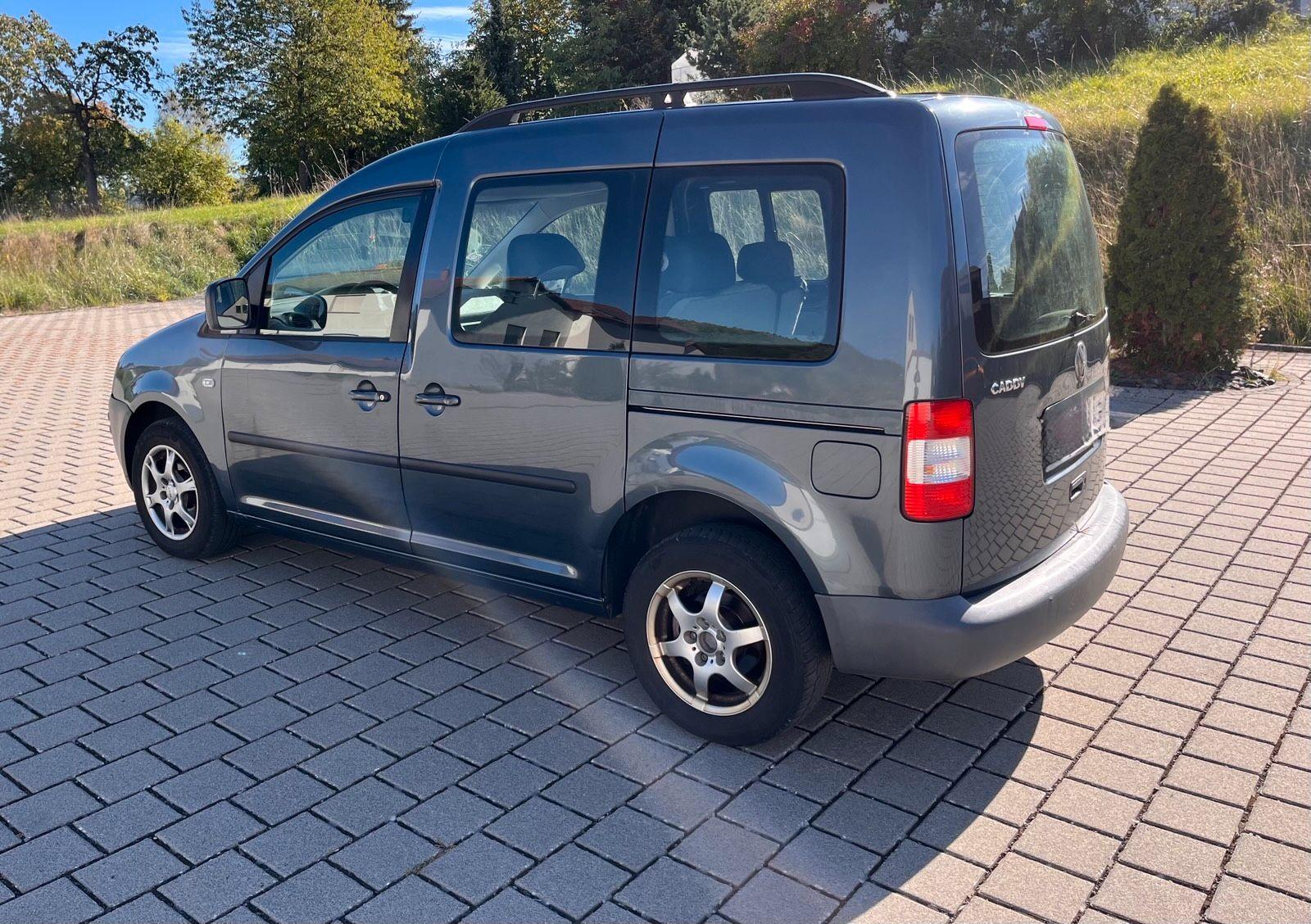 Volkswagen Caddy 2005 — салон