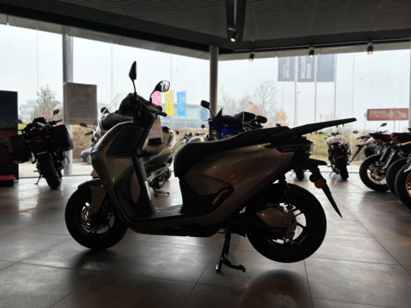 Fahrzeugabbildung Honda CUV e Connected 2025, sofort, Elektro Roller,