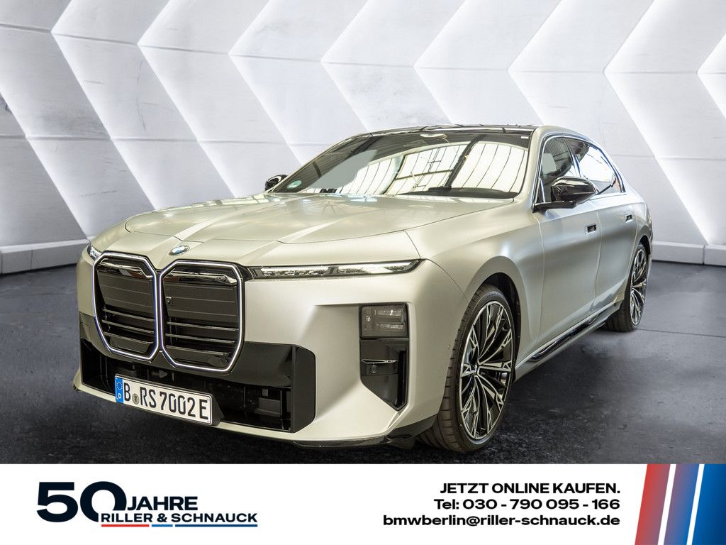 BMW i7