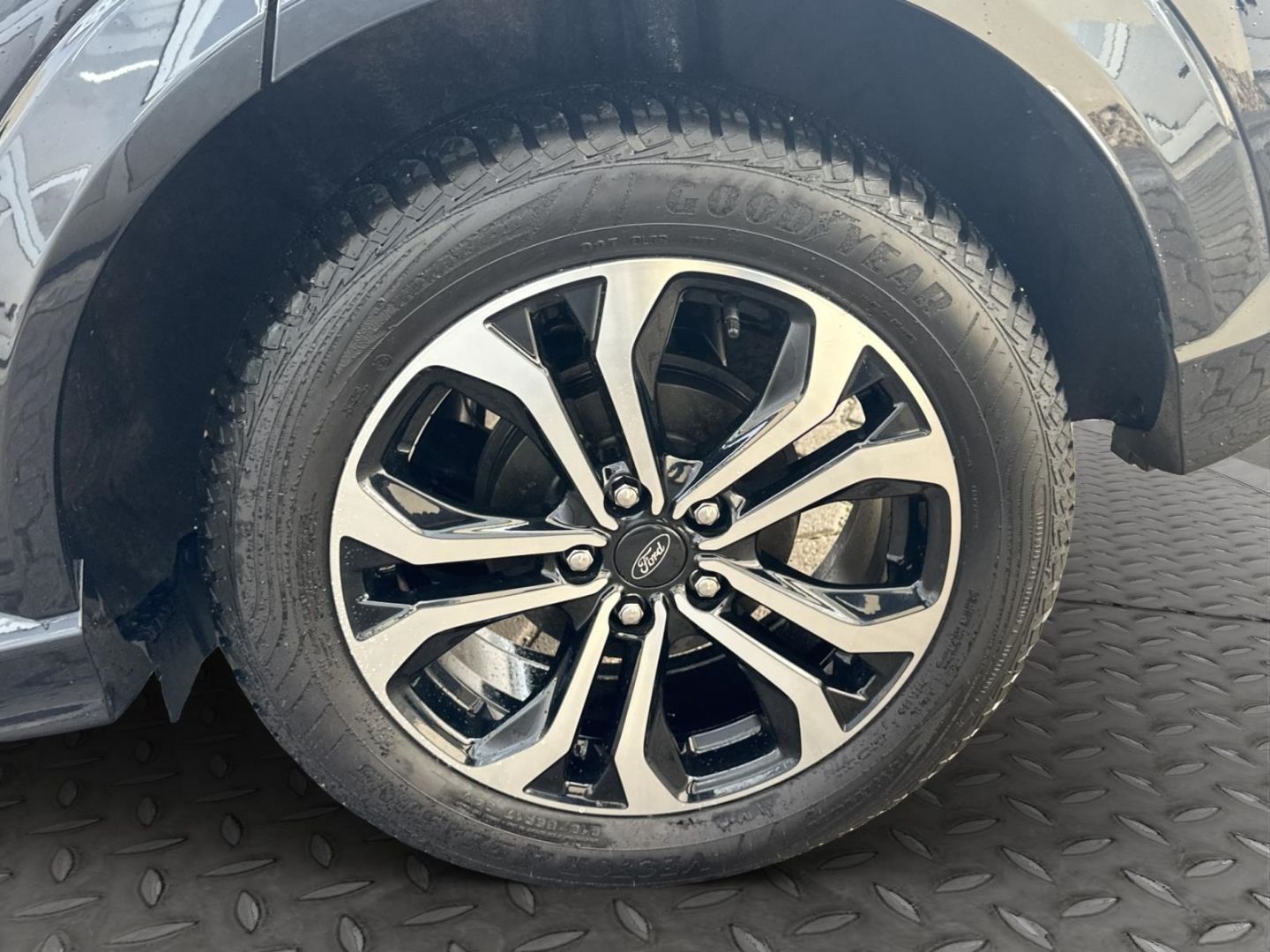 Fahrzeugabbildung Ford Puma ST-Line Navi LED DAB SHZ LenkradHZG Keyless