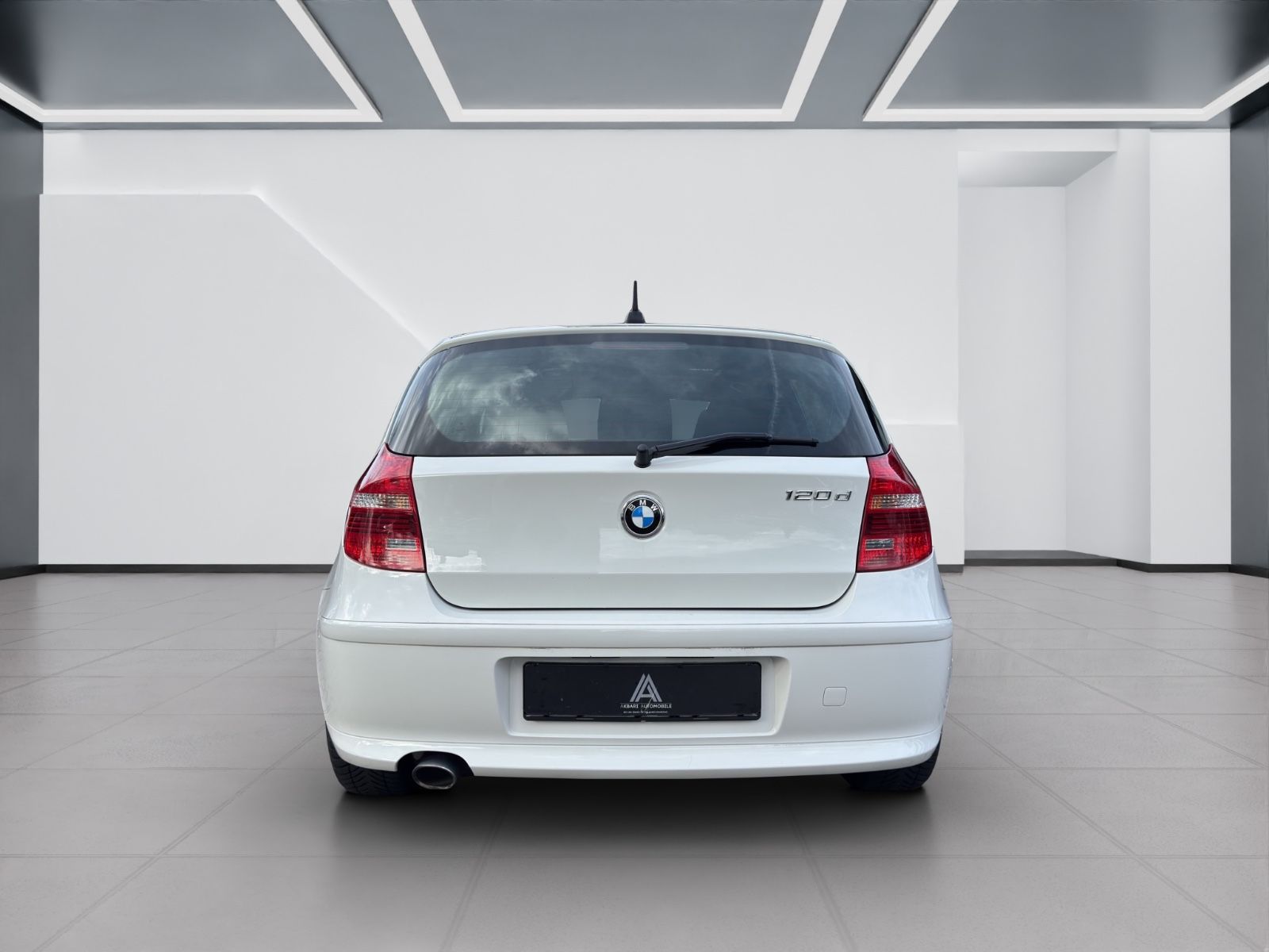 Fahrzeugabbildung BMW 120d Limousine*Automatik*Bi-Xenon*Schiebedach*