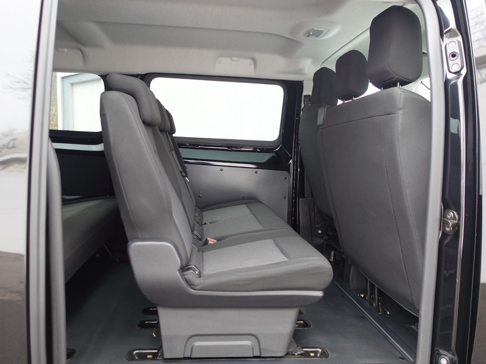 Fahrzeugabbildung Opel Vivaro Kombi 1.5Diesel L2 - PDC,Heckflügeltüren