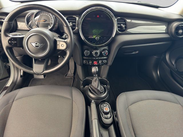 Fahrzeugabbildung MINI One Essential Trim LED+DAB+Tempomat+Klima