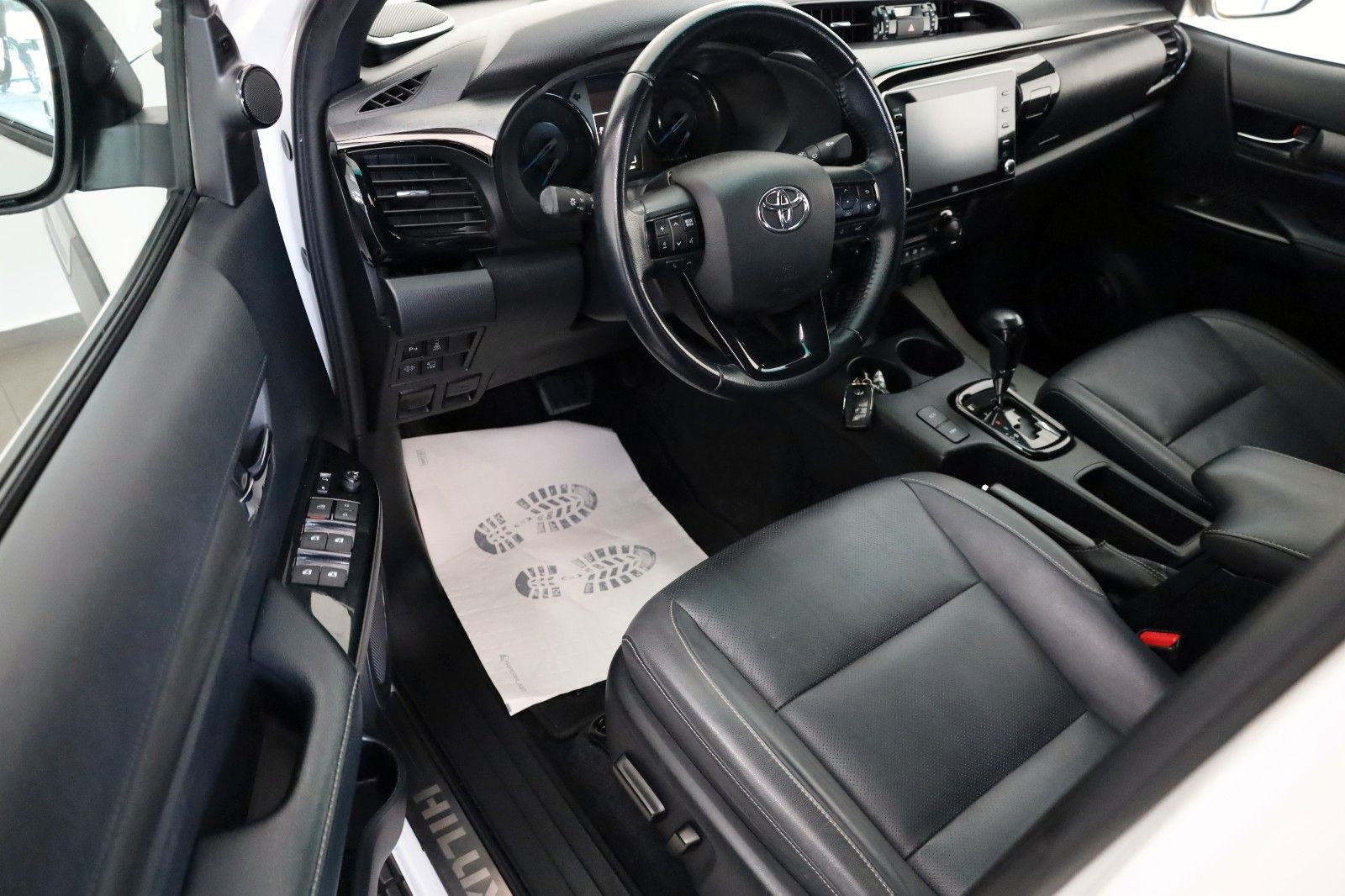 Fahrzeugabbildung Toyota Hilux 2.8 D-4D 4x4 Invincible Sport,ACC,360°,AHK