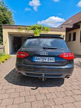Audi A4 Avant 3.0 TDI quattro S tronic 30 Jahre Edit. - Audi A4 aus 2011: TDI