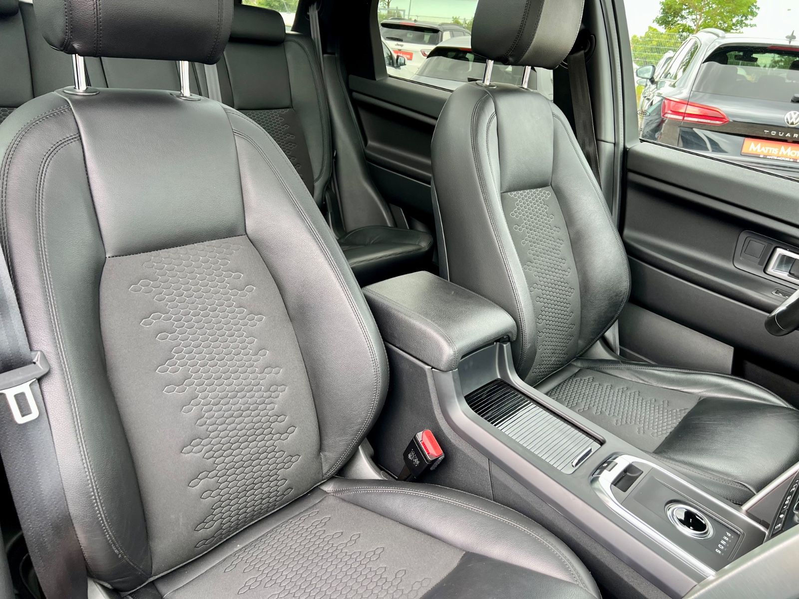 LAND ROVER Discovery Sport AWD PANO AAC SHZ NAVI