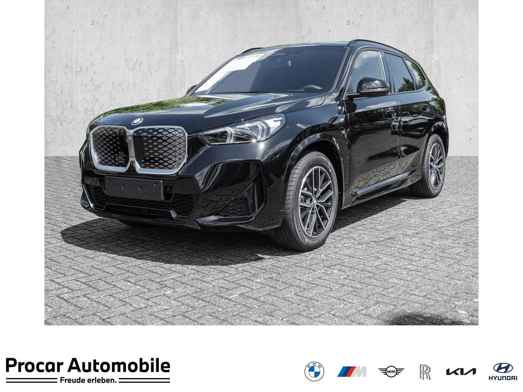 BMW iX1