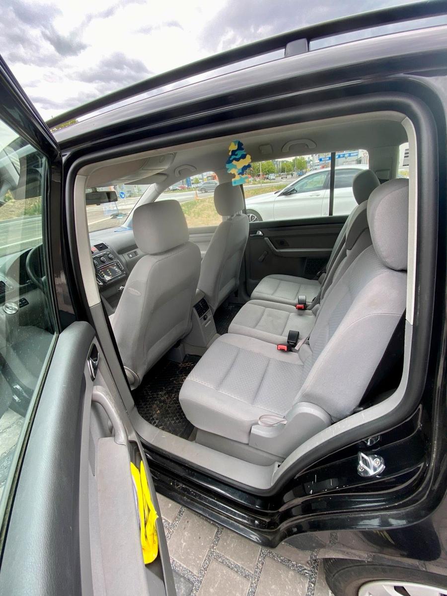 Volkswagen Touran 2004 — photo 12