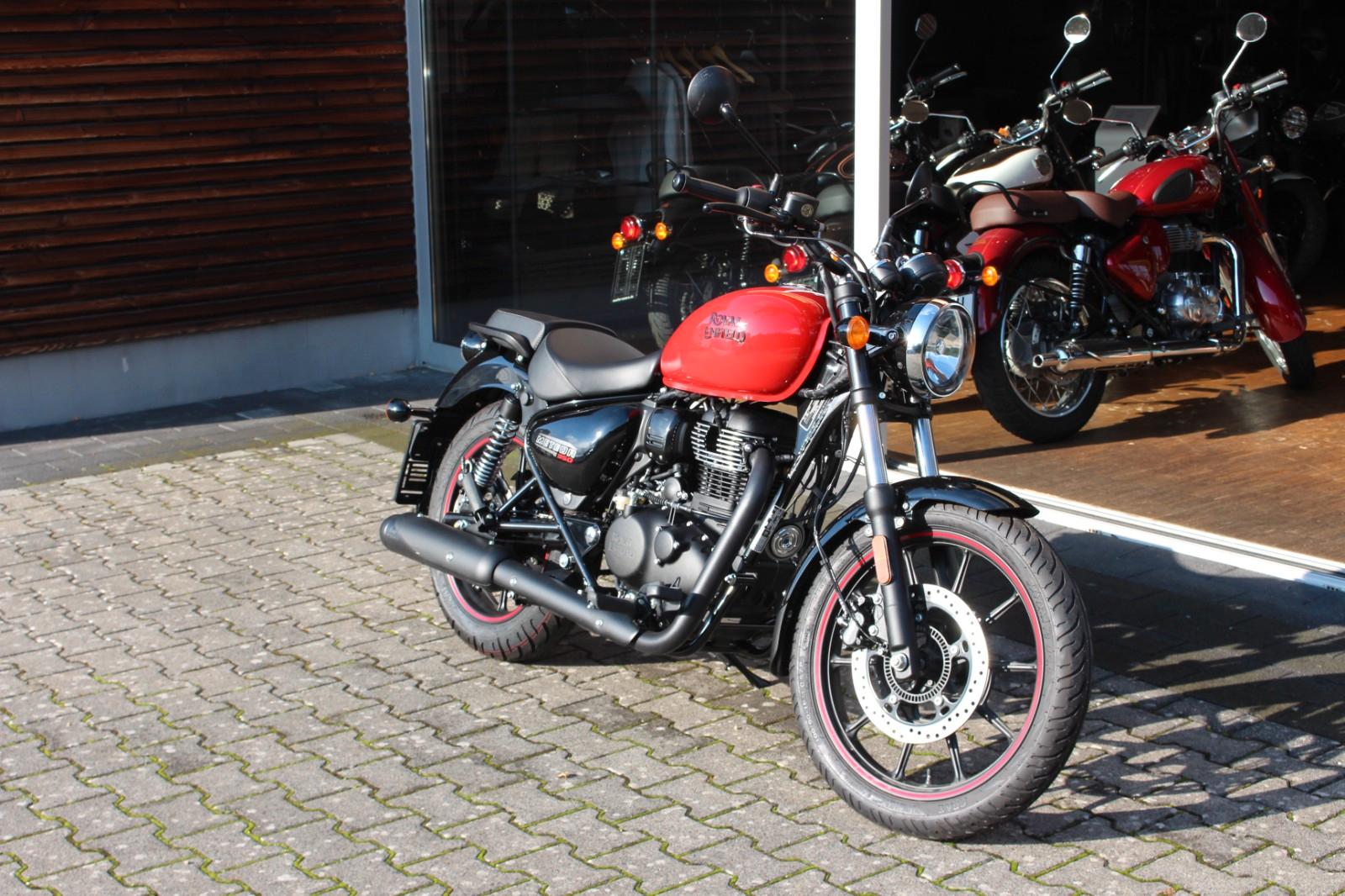 Royal Enfield Meteor 350 Fireball Red +2026+Tripper Navi+