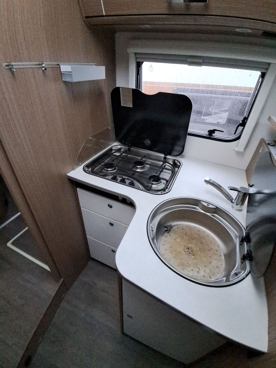 Fahrzeugabbildung Carado T 449 Markise,Sat,Fahrradträger, Radio, RFK