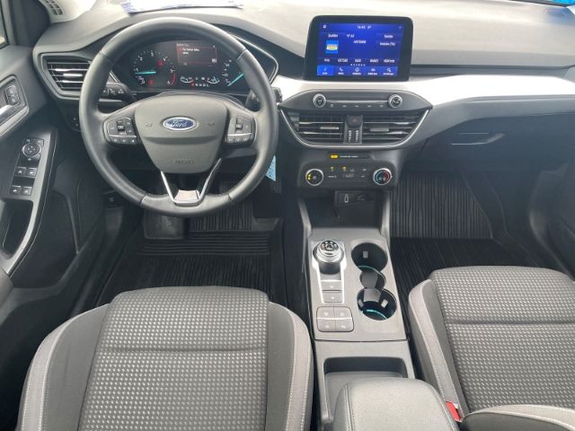 Fahrzeugabbildung Ford Focus 1.5 EcoBlue Lim. Cool & Connect Autom. Nav