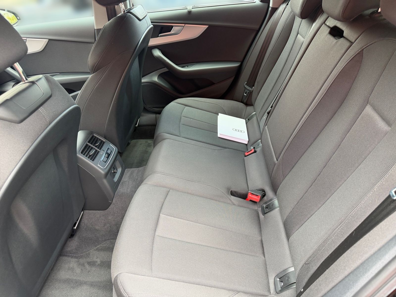 Audi A4 - Bild 10