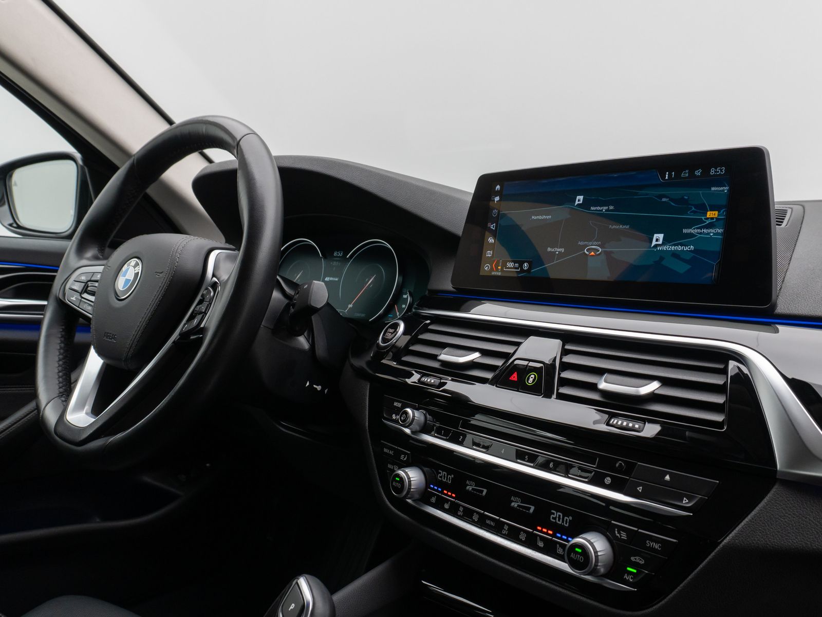 Fahrzeugabbildung BMW 530e iP Sport Line 360°HUD HiFi SoftCl Komfort