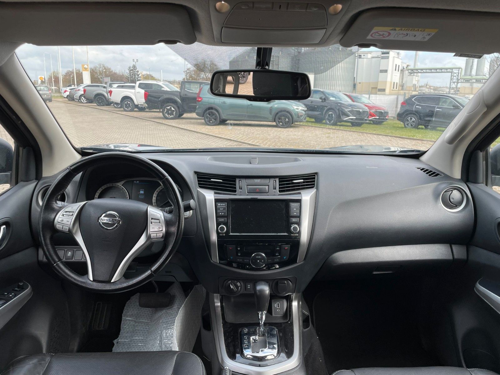 Fahrzeugabbildung Nissan Navara NP300 Tekna Double Cab 4x4