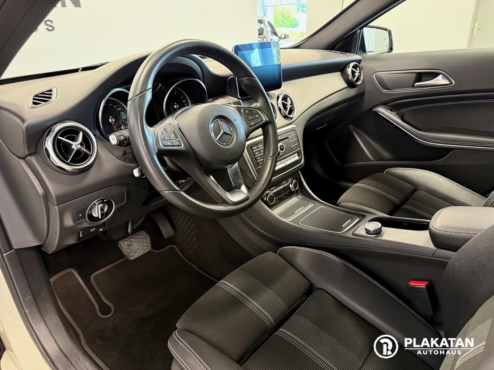 Mercedes-Benz GLA 200 AMG Night Packet Panorama Memory