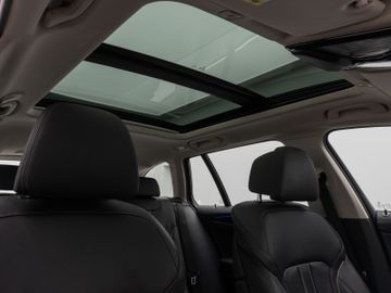 Fahrzeugabbildung BMW 530d LuxuryLine Pano Kamera Laser HUD DAB HiFi