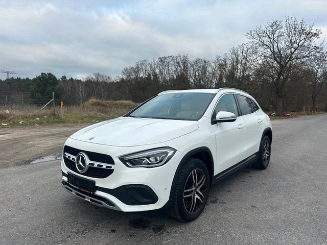 Mercedes-Benz GLA 180 Sport Plus/Diesel/Automatik/Navi/Kamera