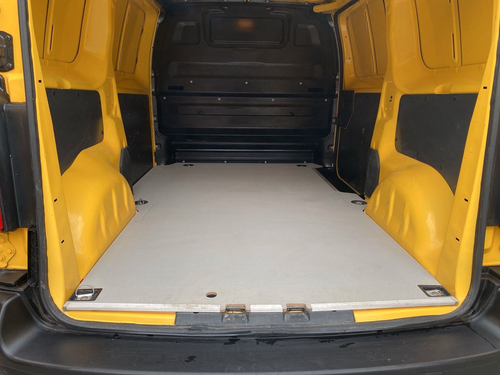 Fahrzeugabbildung Opel Vivaro Kasten Edition M