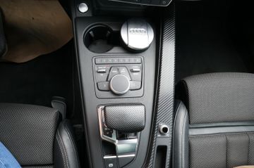 Fahrzeugabbildung Audi A4 Avant quattro  S line Sport / Plus,