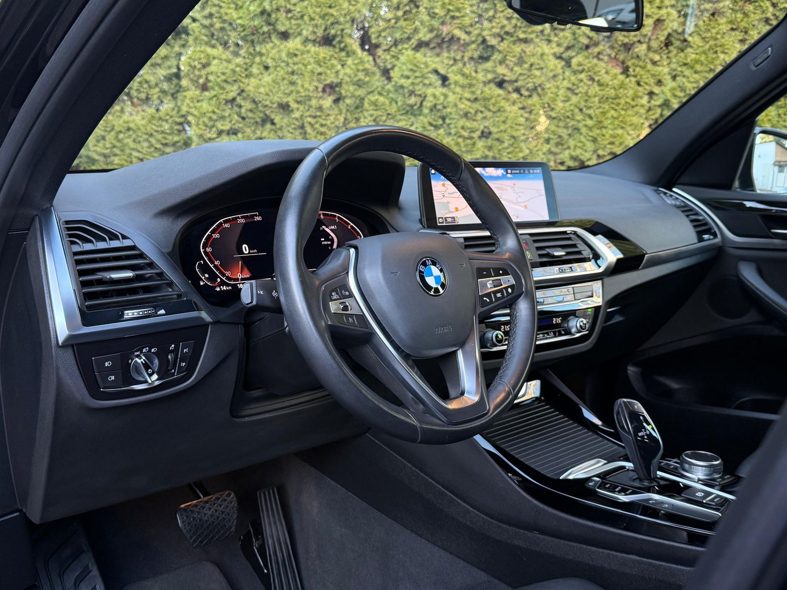 Fahrzeugabbildung BMW X3 xDrive Aut. 20i LED+NAVI+SHZ+LIVE+SPORT+LEDER