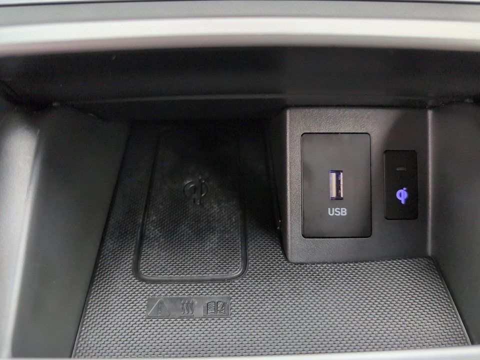 Fahrzeugabbildung Hyundai KONA EV 64kWh PLUS-P !GARANTIE-07.29! KRELL+NAV+