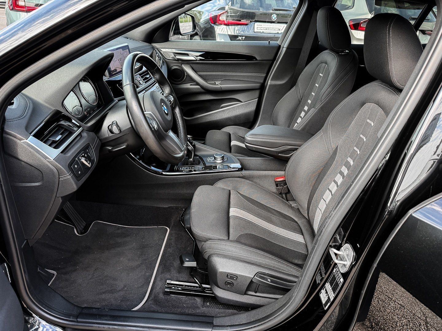 BMW X2 sDrive18i RFK + NAVI + LED + PDC + DAB + UVM. foto 15