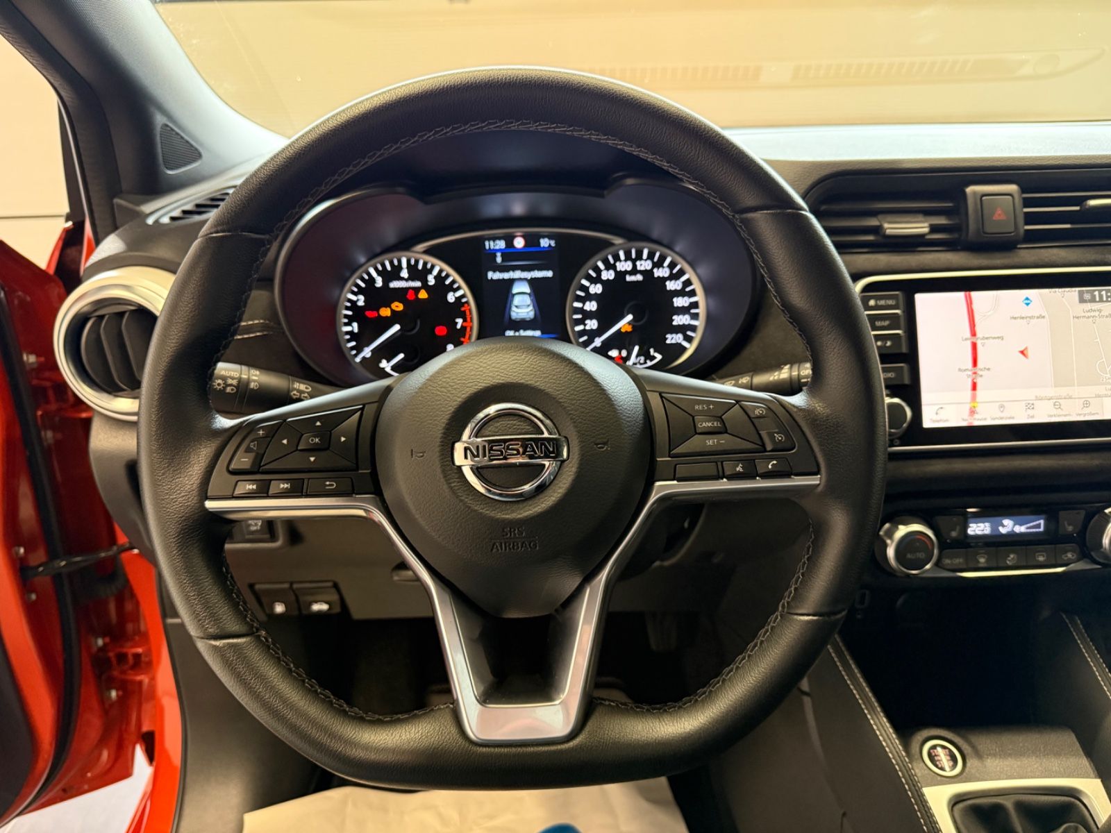 Fahrzeugabbildung Nissan Micra N-Sport Navi Winterpaket