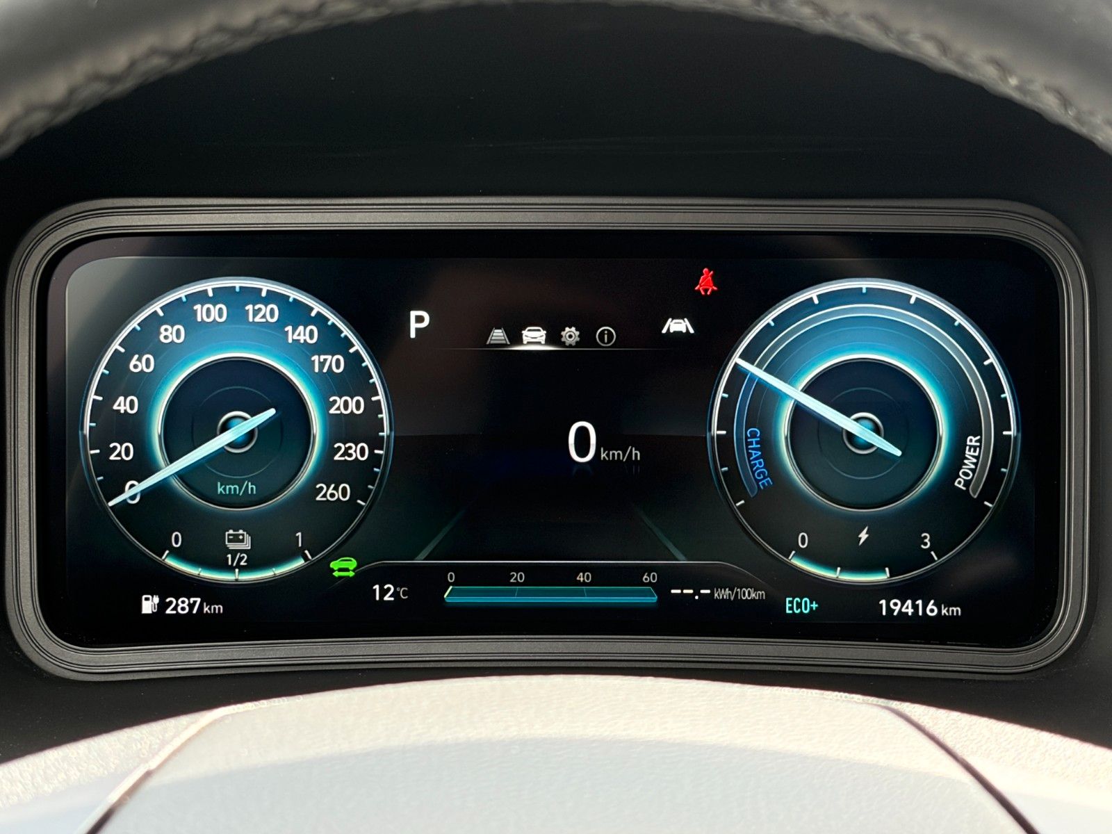 Fahrzeugabbildung Hyundai KONA E Trend SHZ LHZ ACC LKA LFA CarPl. LED WiFi