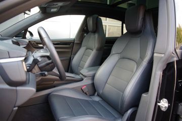 Porsche Macan 4*21"MacanDesign,AHK,ACC,Pano,Lederpaket*
