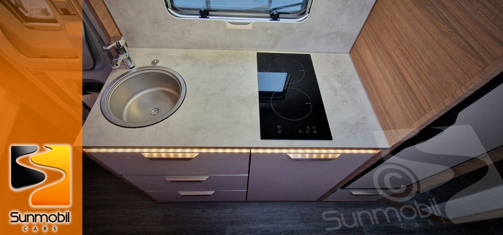 Fahrzeugabbildung Knaus Sport 500 KD E-Power 1.700kg Premium Tür