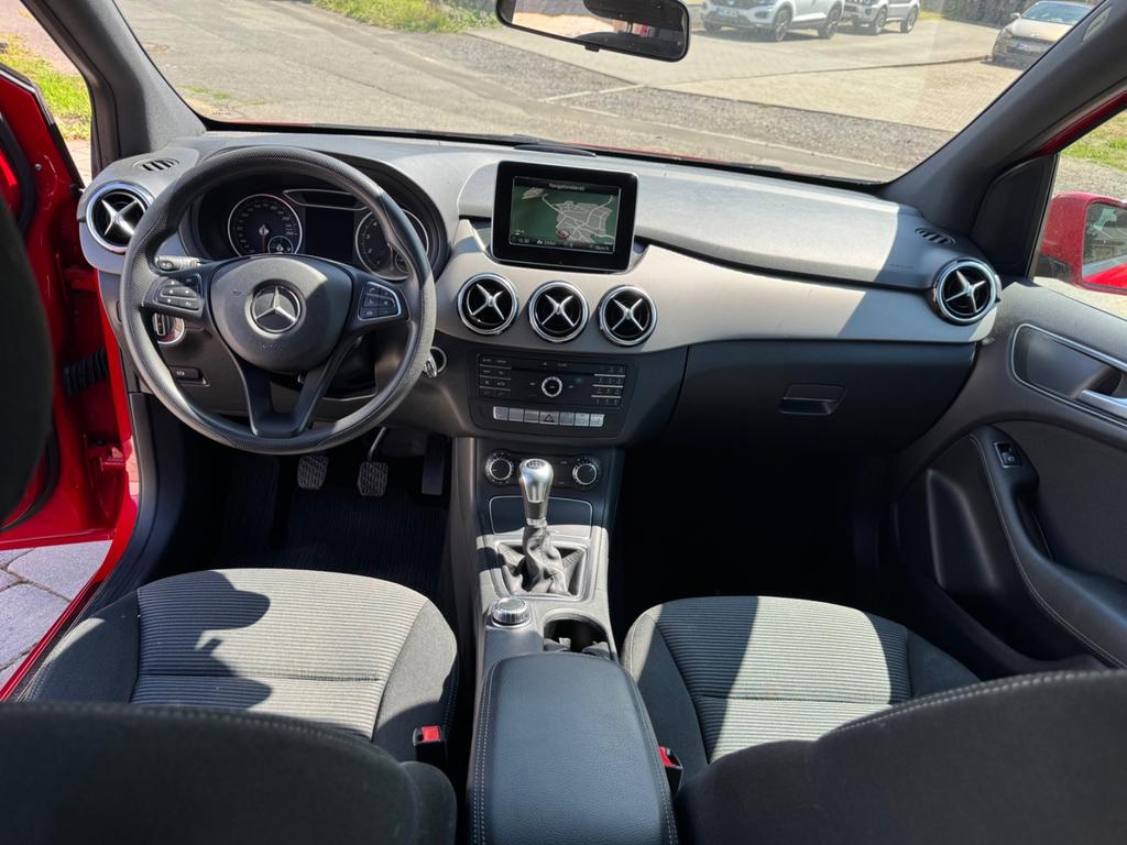 Mercedes-Benz B 200