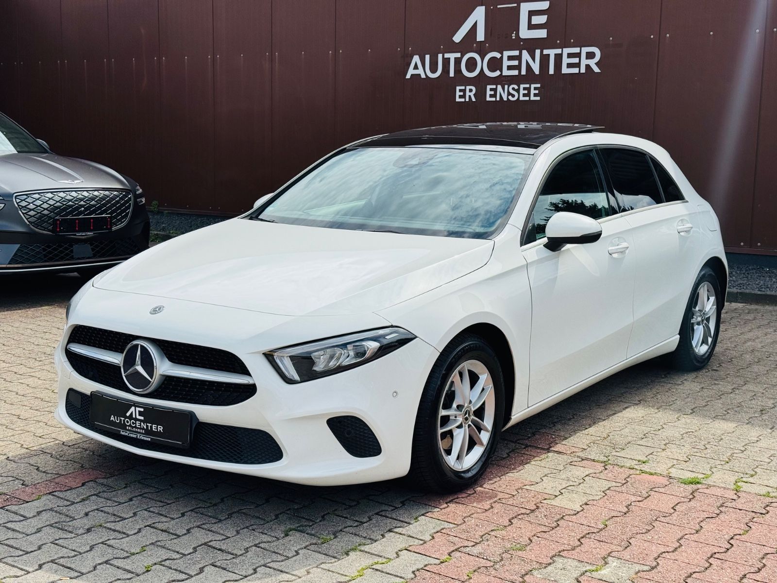 MERCEDES-BENZ A 180d Aut. M-LED+BURMESTER+PANORAMA+KAMERA
