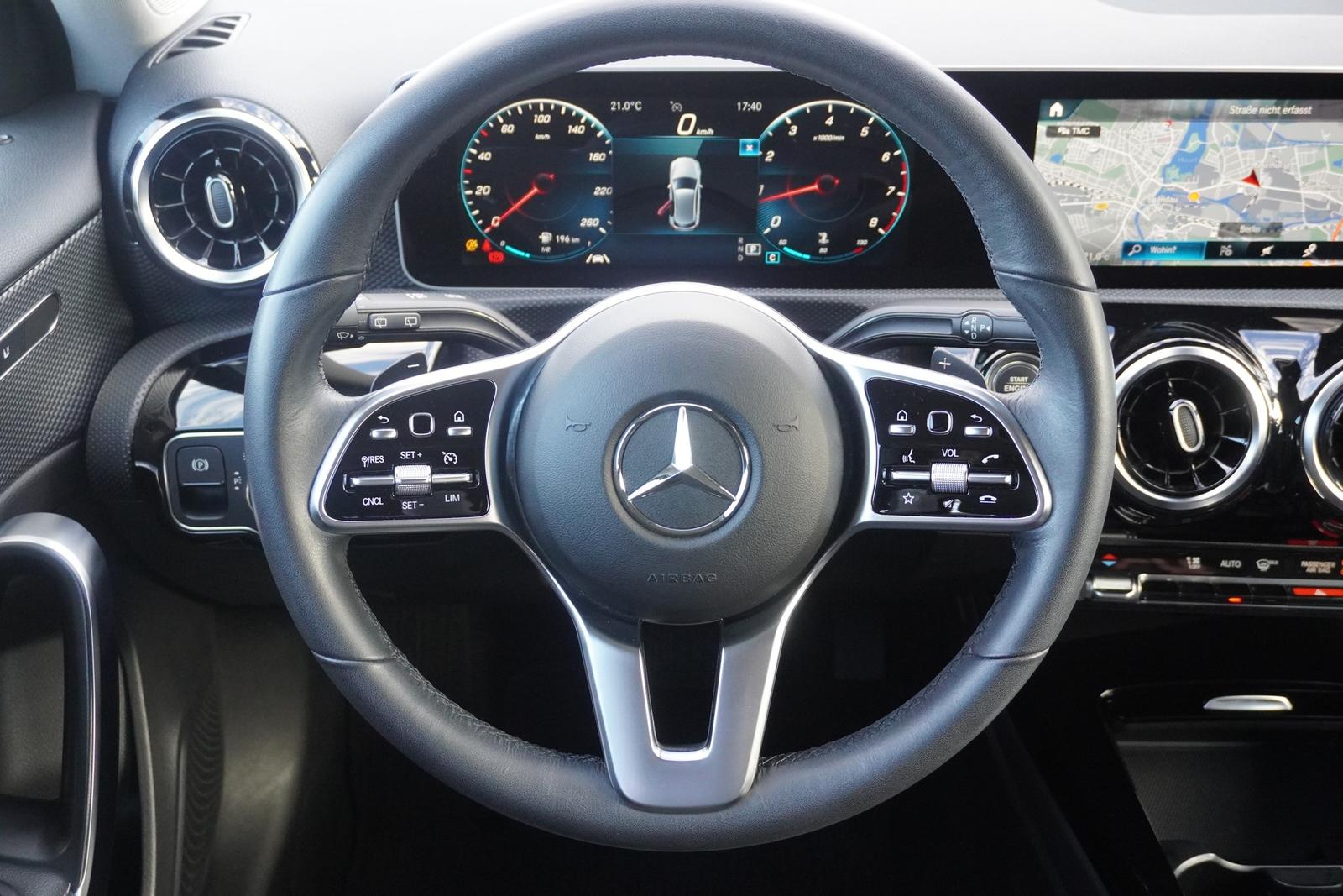 Mercedes-Benz A180 Progressive 7G-DCT LED Navi Kamera Tempomat